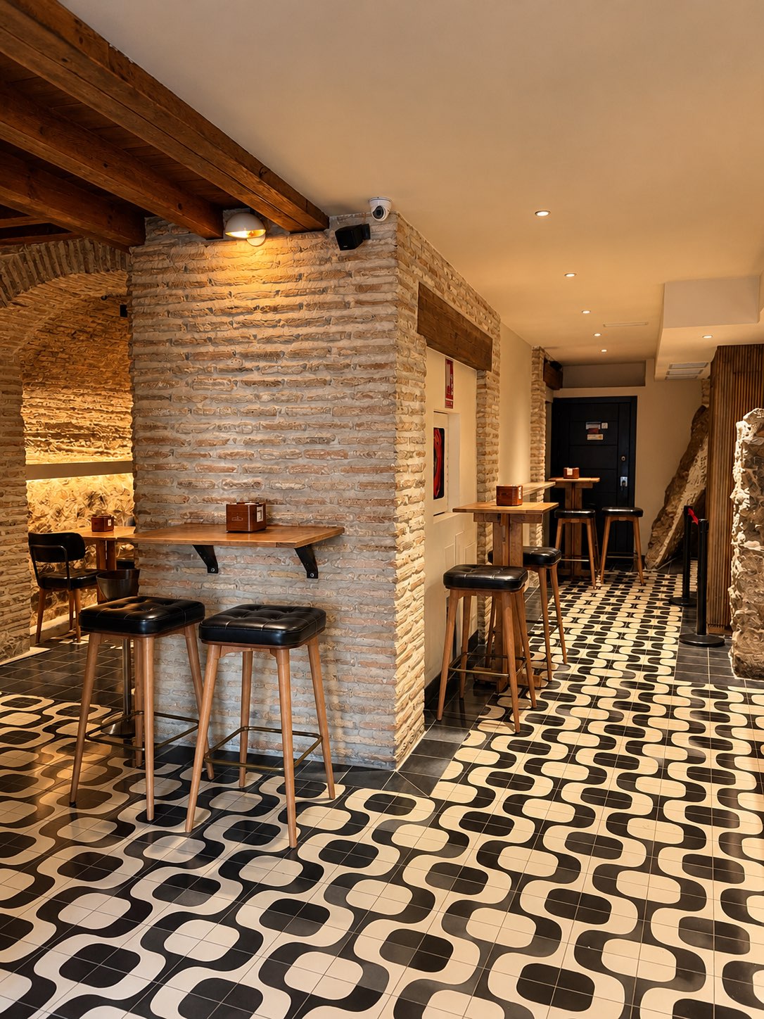 Alfileritos 24, restaurante en Toledo. Interiorismo de Triscaideca (foto 5)