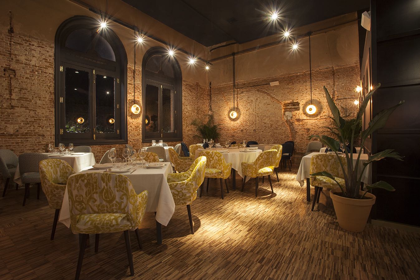 Casino Alcalá, restaurante en Alcalá de Henares. Interiorismo de Triscaideca (foto 1)