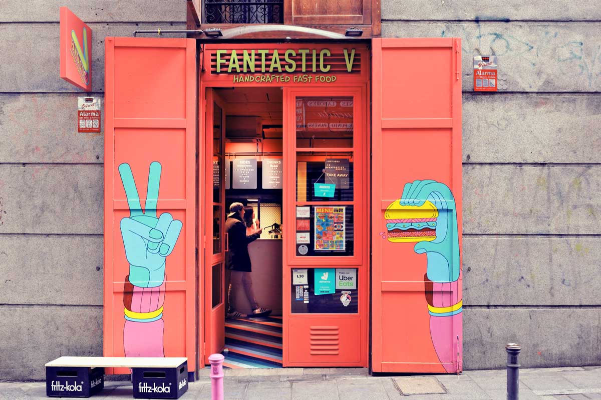 Fantastic V, restaurante en Madrid. Interiorismo de Triscaideca (foto 1)