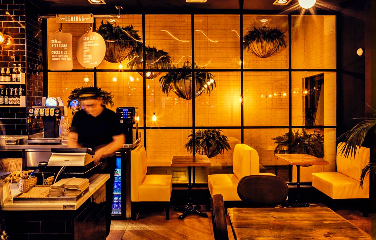 Gallina Vieja, restaurante en Madrid. Interiorismo de Triscaideca (foto 6)