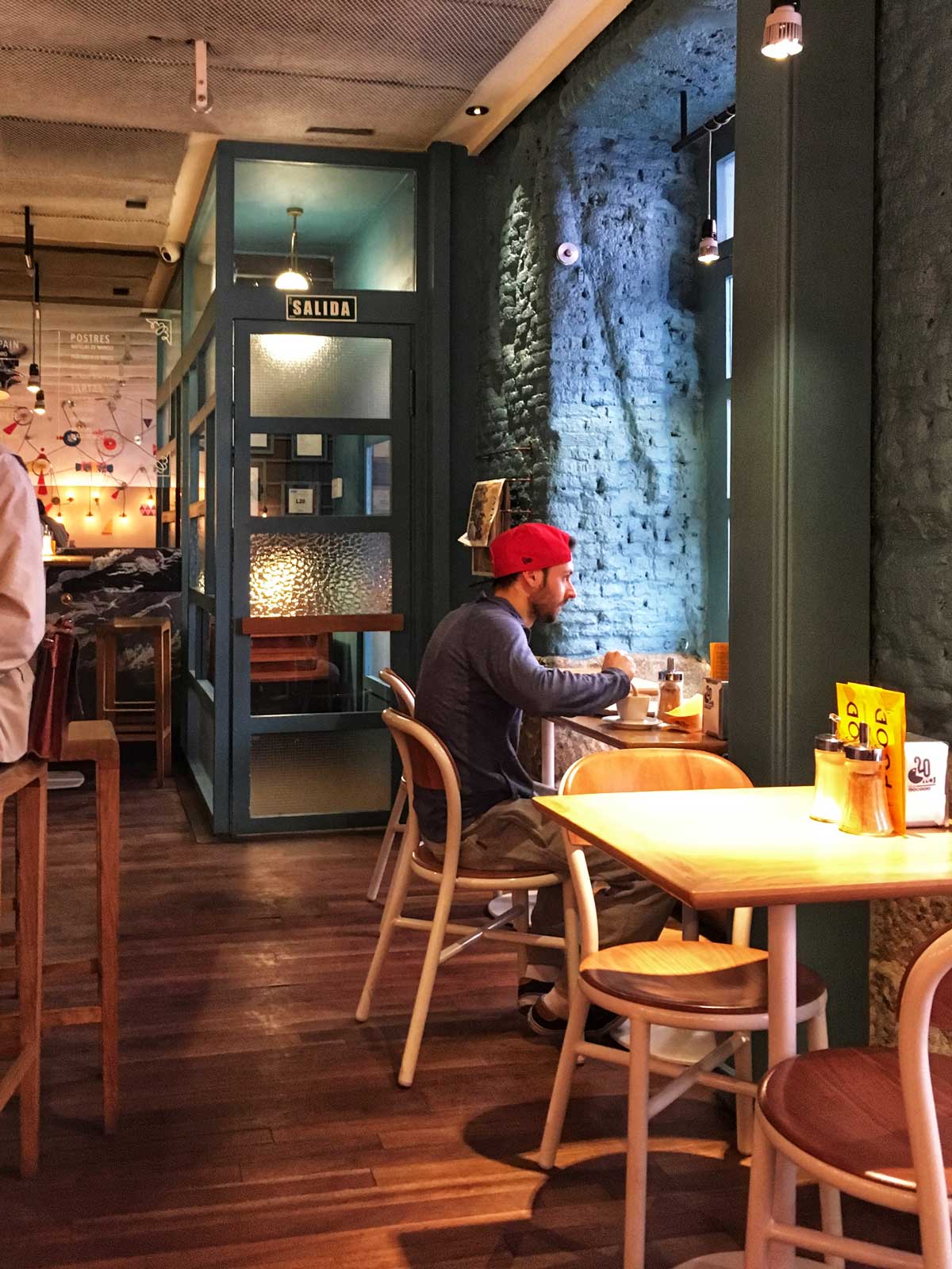 La Musa Malasaña, restaurante en Madrid. Interiorismo de Triscaideca (foto 4)