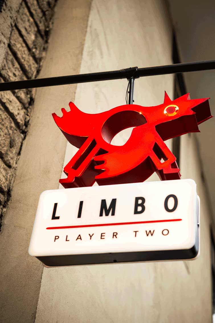 Limbo Player Two, asador y cervecería en Madrid. Interiorismo de Triscaideca (foto 1)