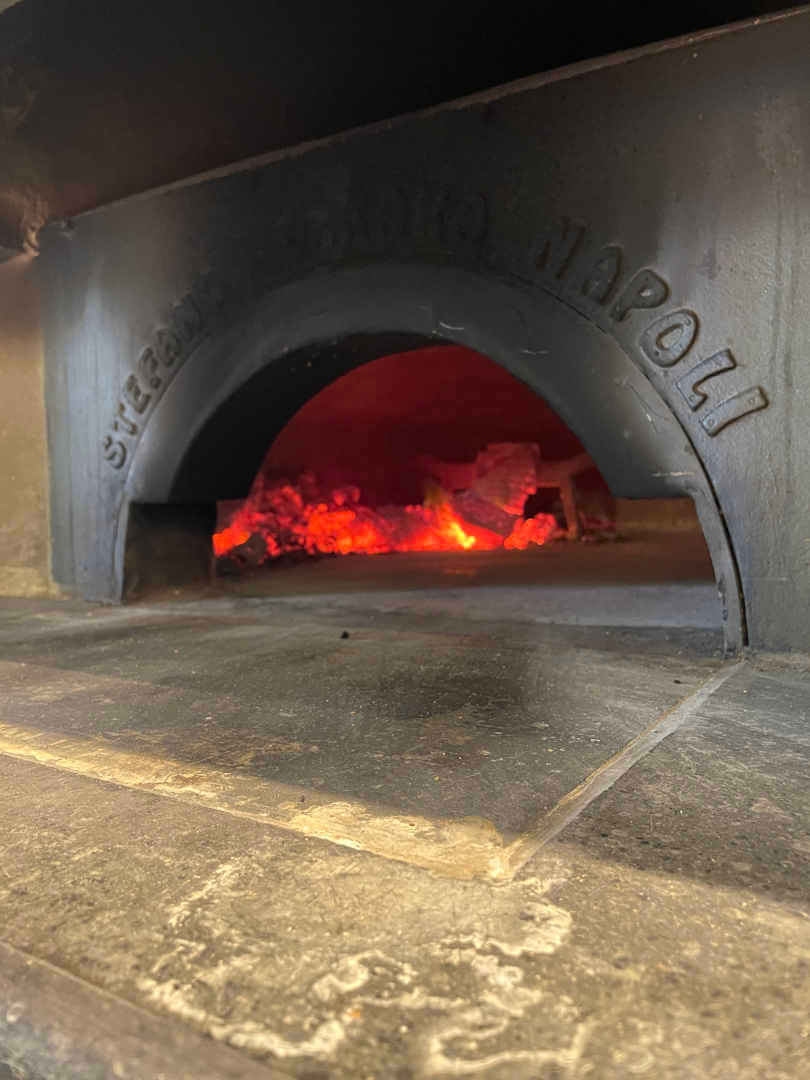 NAP Alberto Alcocer, pizzería en Madrid. Interiorismo de Triscaideca (foto 8)