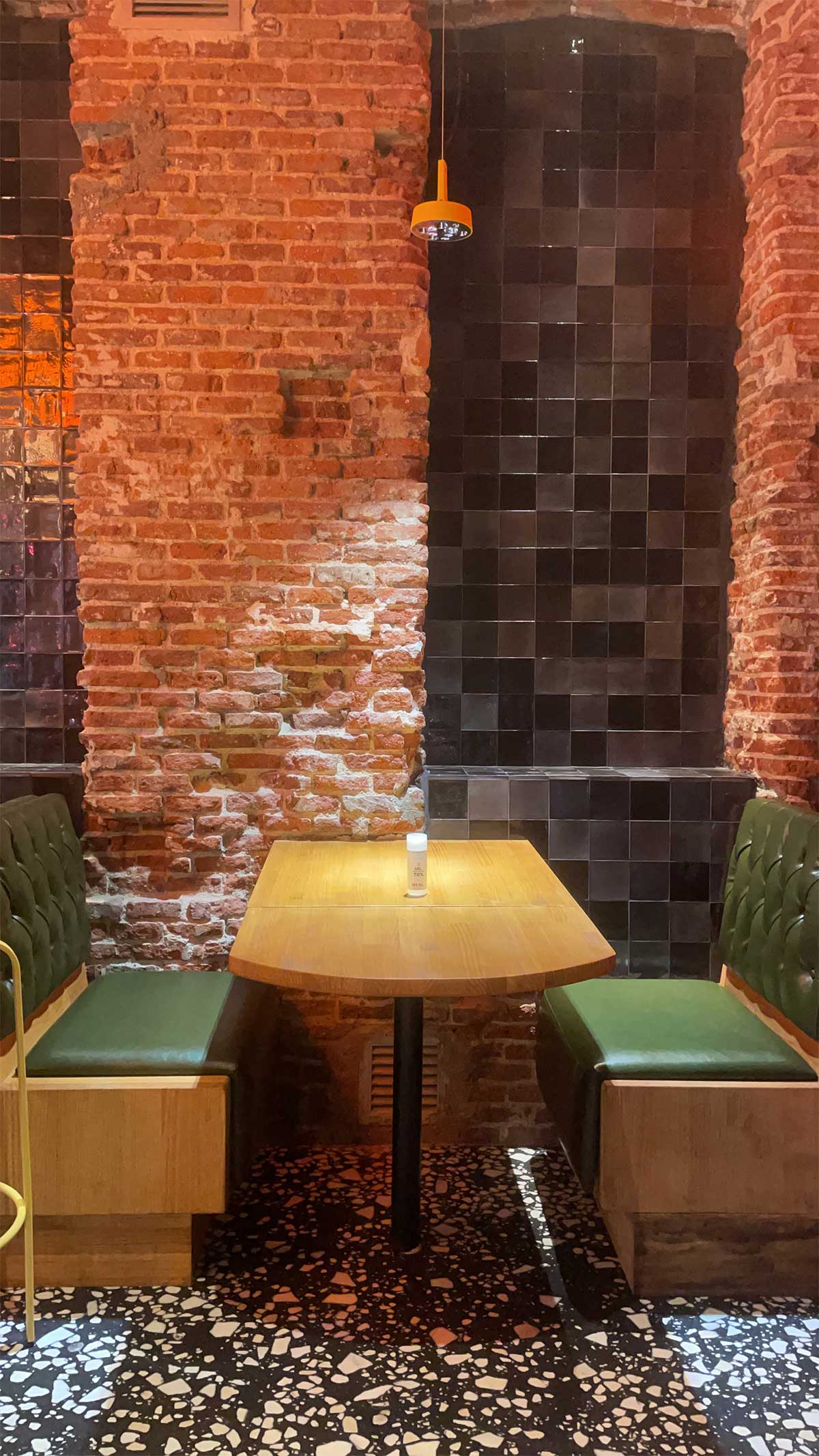 NAP Goya, pizzería en Madrid. Interiorismo de Triscaideca (foto 5)