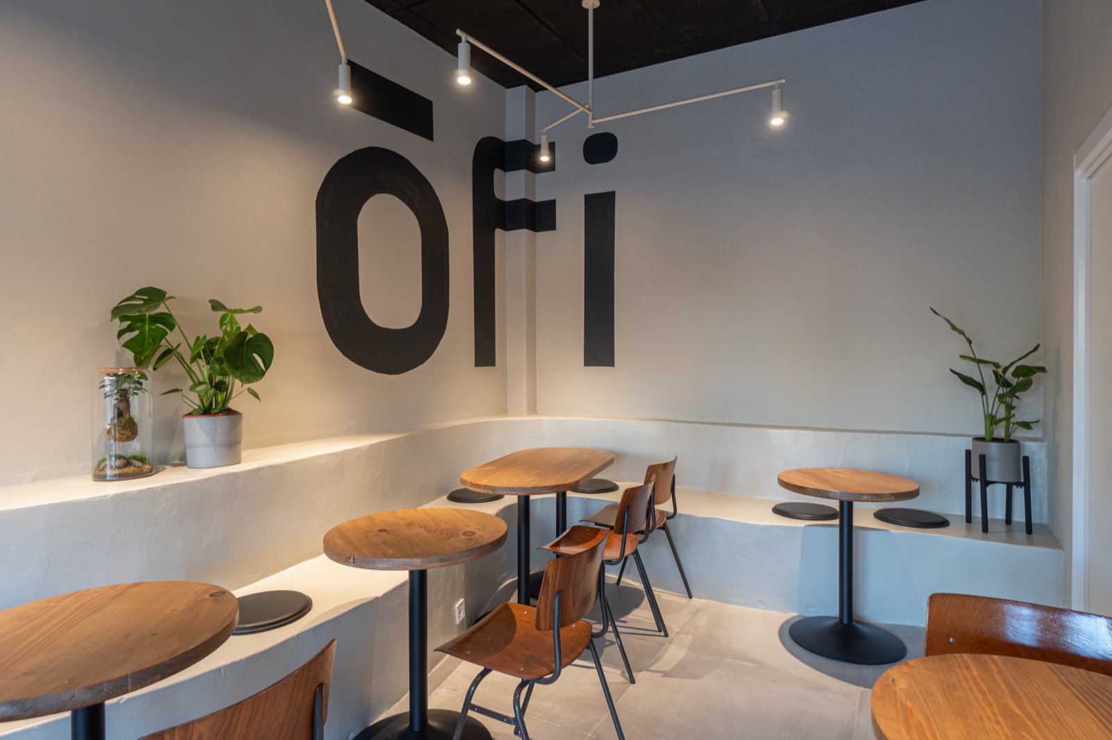 Ofi Café Madrid, cafetería en Madrid. Interiorismo de Triscaideca (foto 3)