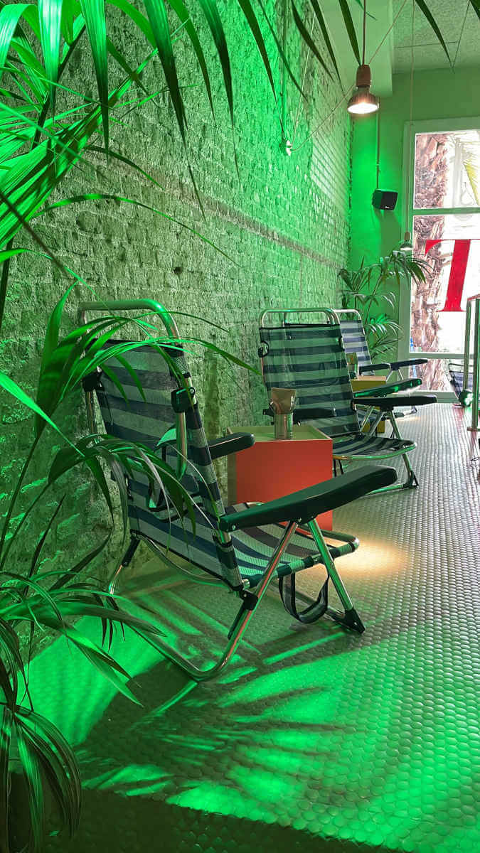 Ojalá Pool Bar, restaurante en Madrid. Interiorismo de Triscaideca (foto 4)