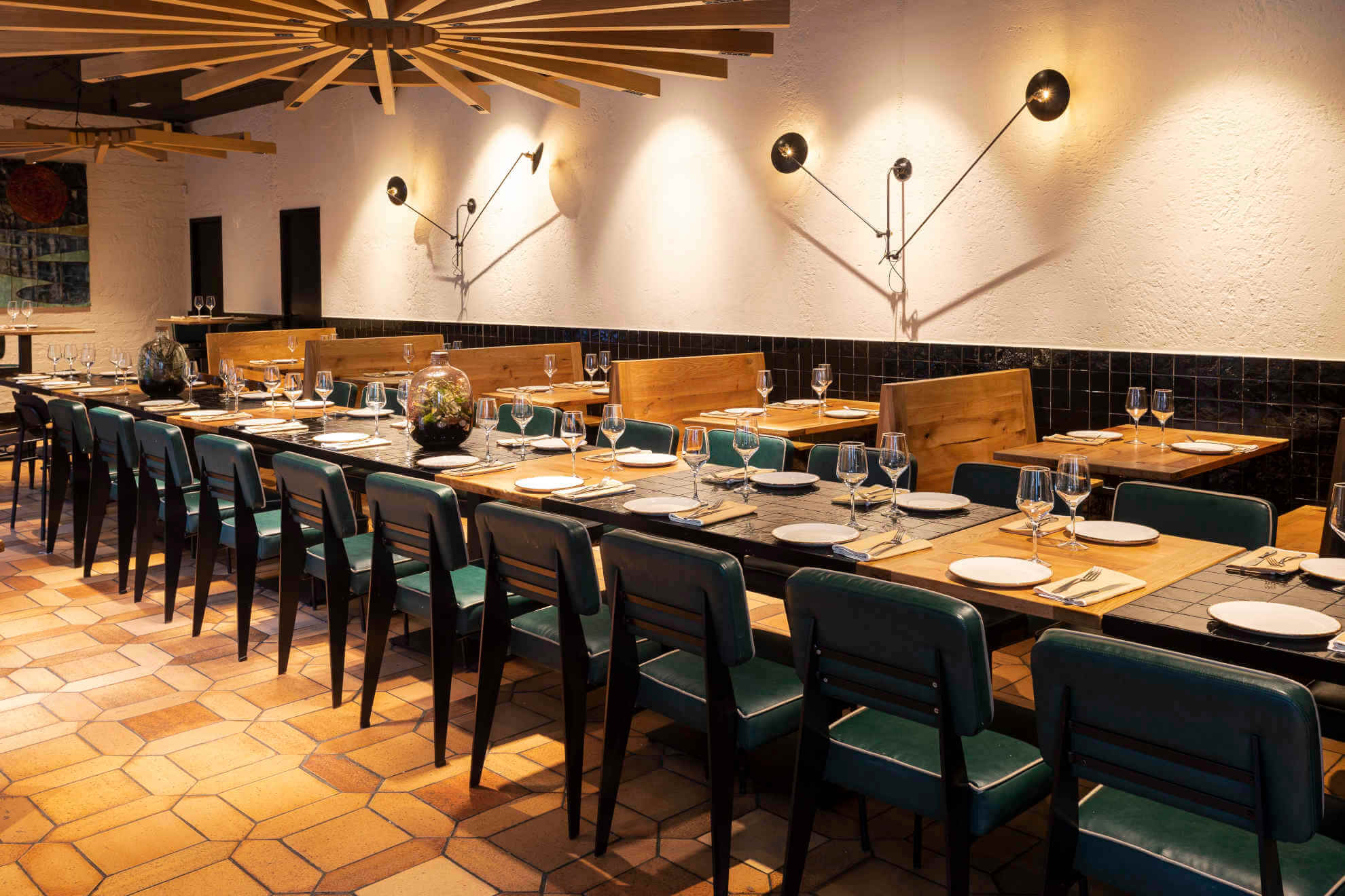 Portomarín, restaurante en Madrid. Interiorismo de Triscaideca (foto 4)