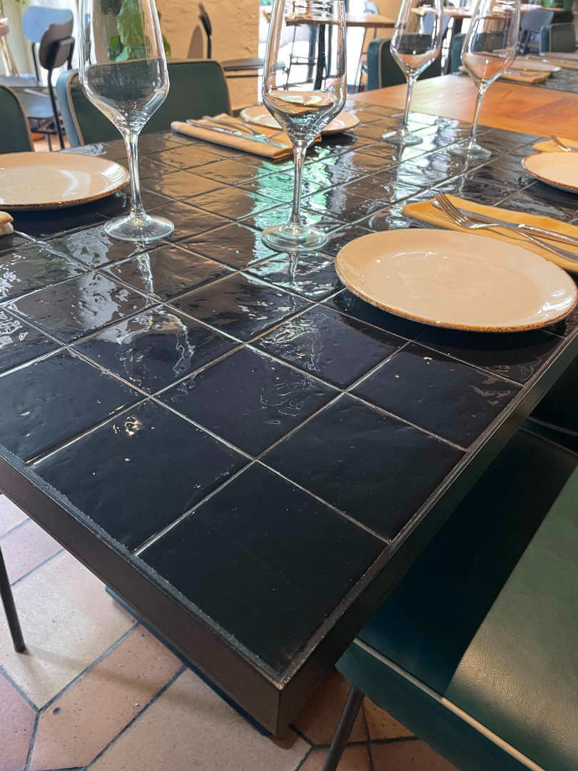 Portomarín, restaurante en Madrid. Interiorismo de Triscaideca (foto 5)