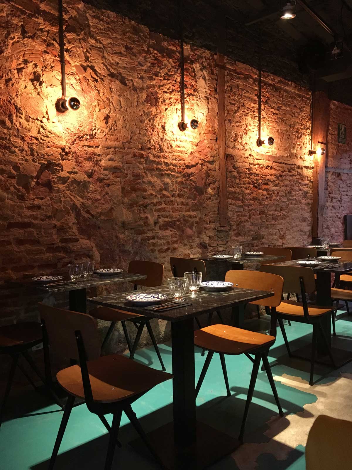 Puebla, restaurante en Madrid. Interiorismo de Triscaideca (foto 1)