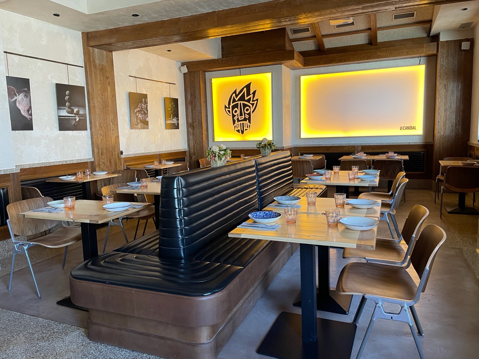 Salón La Caníbal, restaurante en Madrid. Interiorismo de Triscaideca (foto 6)