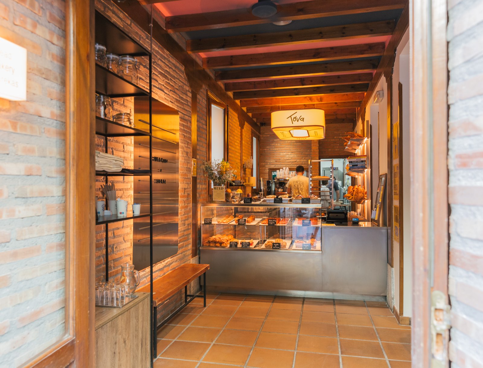 Tova Bakery, tienda en Madrid: proyecto de interiorismo de Triscaideca