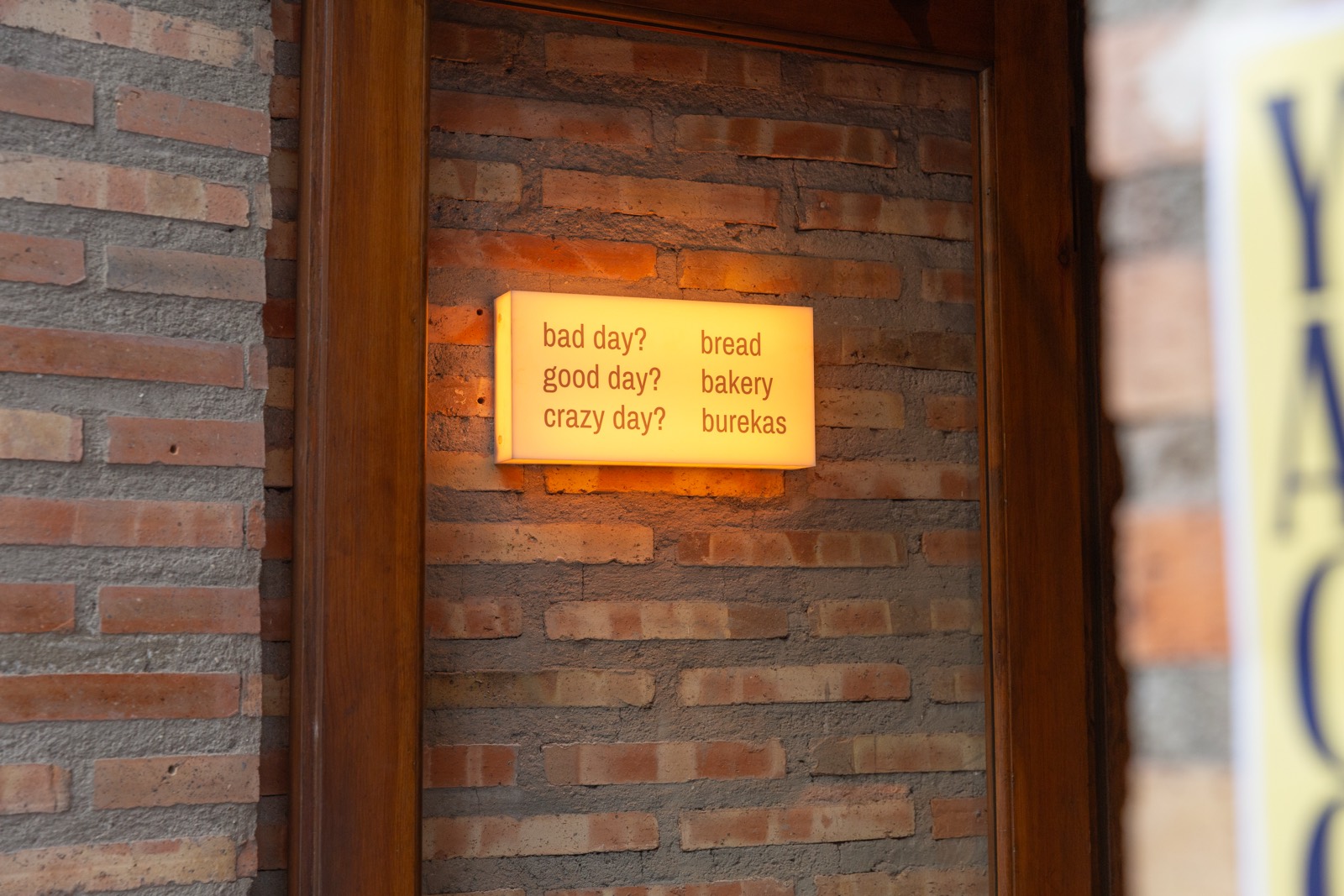 Tova Bakery, tienda en Madrid. Interiorismo de Triscaideca (foto 6)