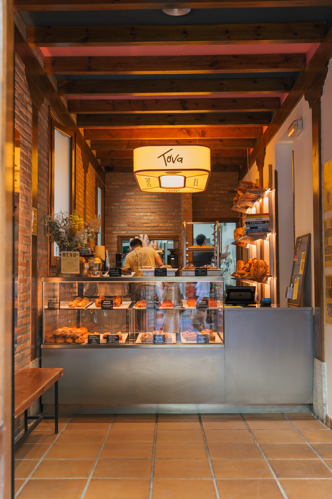 Tova Bakery, tienda en Madrid. Interiorismo de Triscaideca (foto 7)