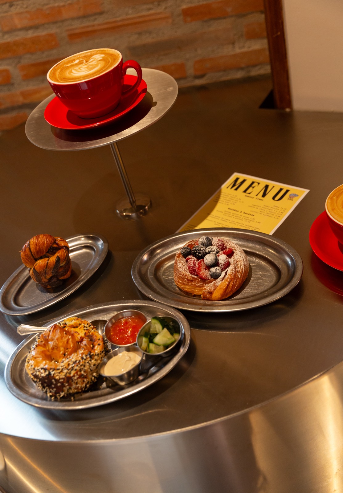 Tova Bakery, tienda en Madrid. Interiorismo de Triscaideca (foto 11)