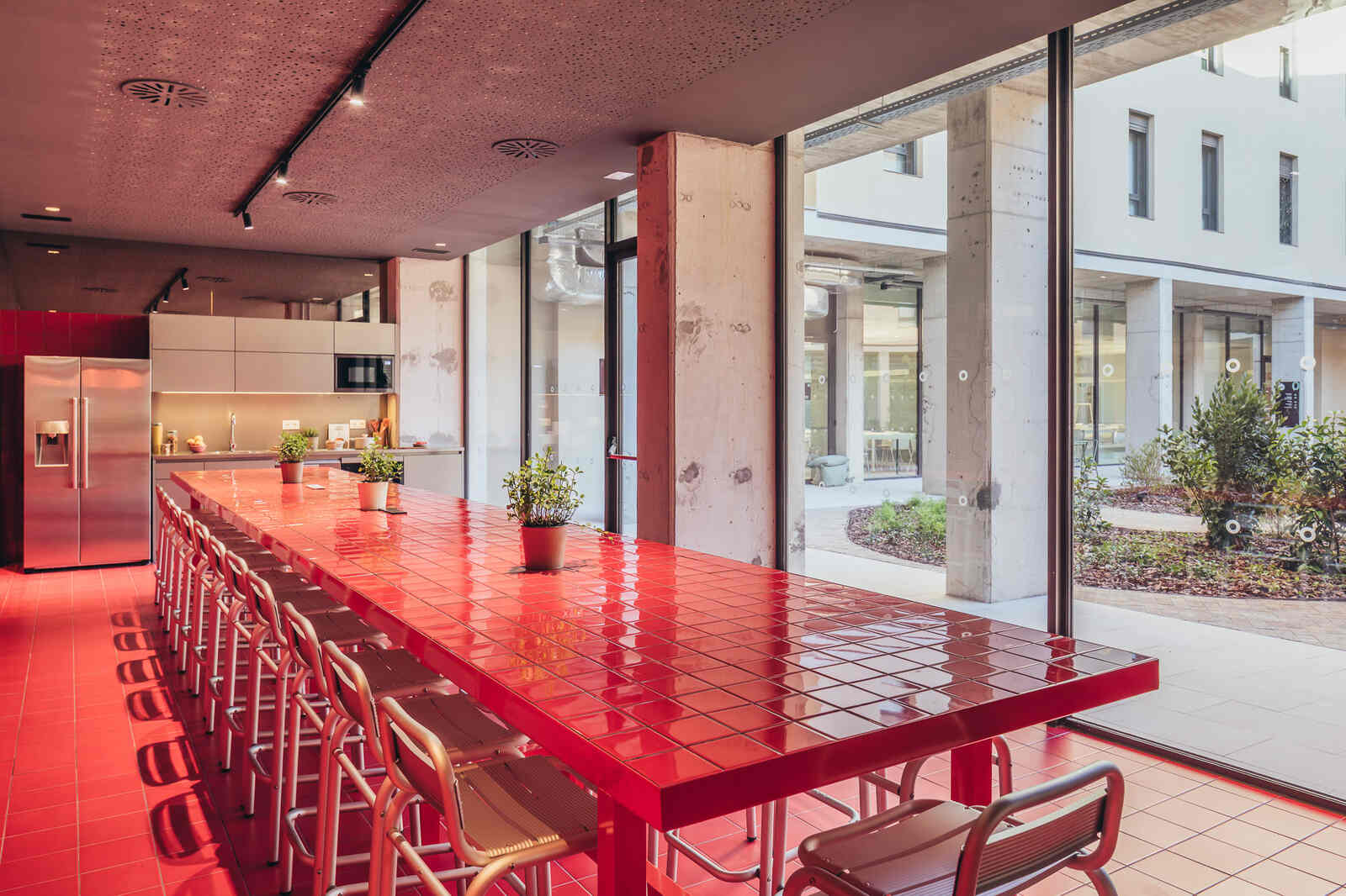 Yugo Alba Viu, residencia en Barcelona. Interiorismo de Triscaideca (foto 6)