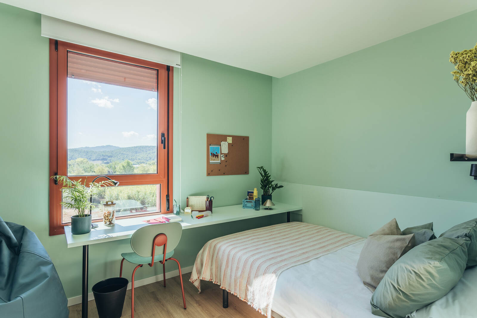 Yugo Alba Viu, residencia en Barcelona. Interiorismo de Triscaideca (foto 9)